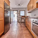 Дом отдыха Lava And Sea - Private Pool, Bbq And Amazing Sea Views By Lanzarote Коста Бланка