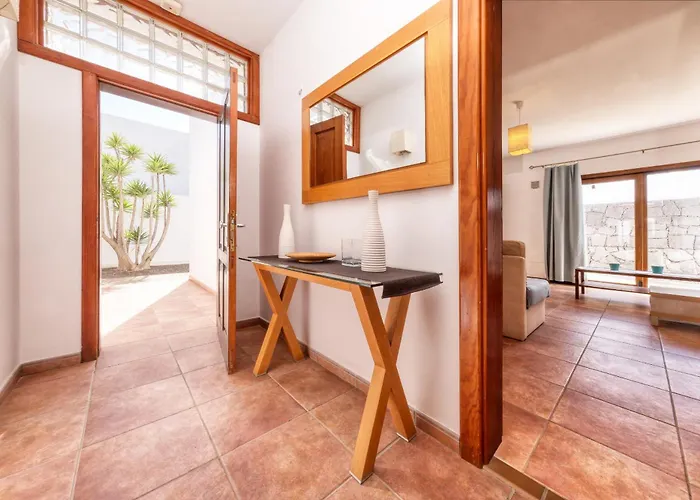 Дом отдыха Lava And Sea - Private Pool, Bbq And Amazing Sea Views By Lanzarote Коста Бланка